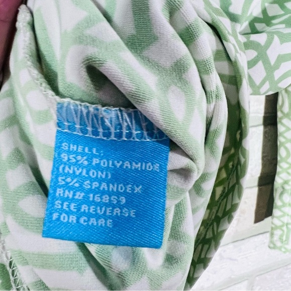 J. McLaughlin Signature Catalina Cloth Green Geo Print Top Size S - Picture 6 of 6